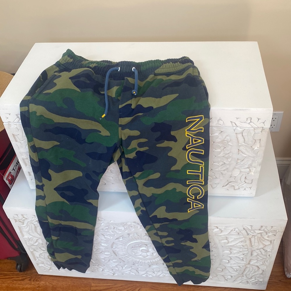 Nautica camo pants, mens medium, slightly worn,